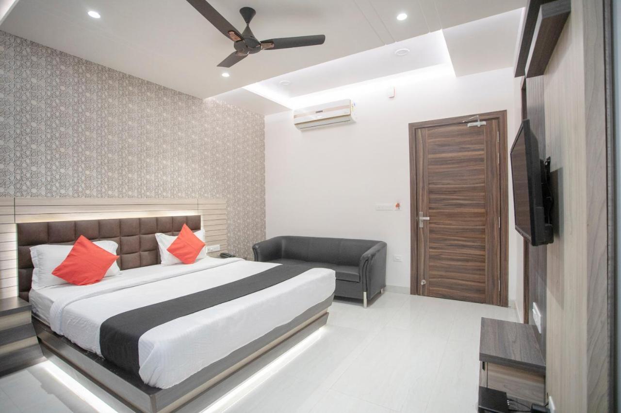 Capital O 69415 Green View Resort Alīgarh エクステリア 写真